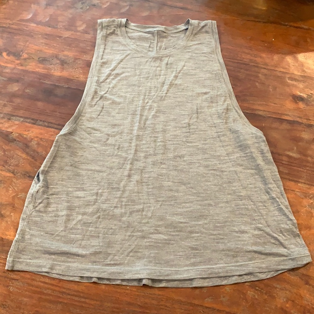 Lululemon muscle tee
